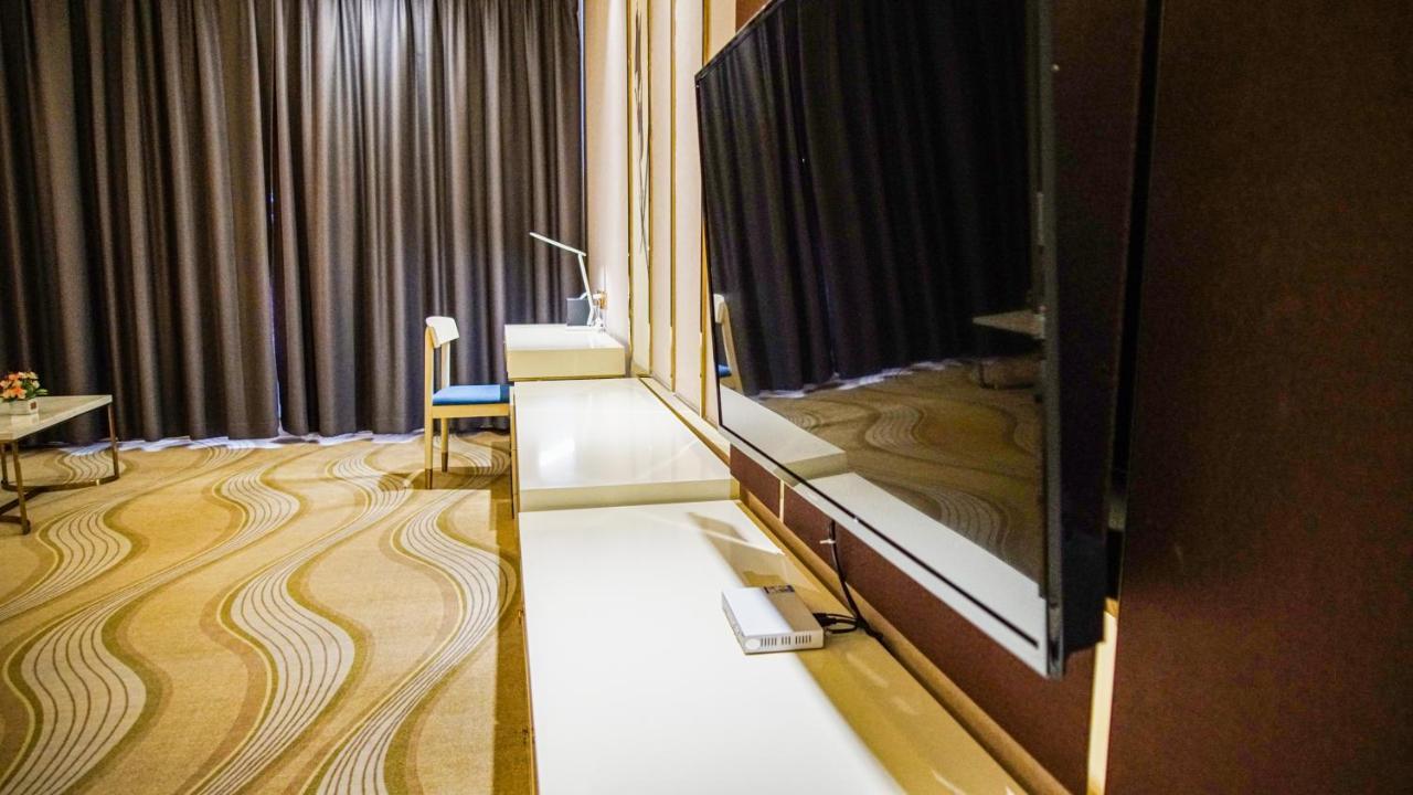 St Hotel Wattay Airport Vientiane Esterno foto